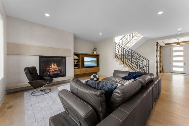 115 Brunswick Avenue N, Golden Valley, MN 55422