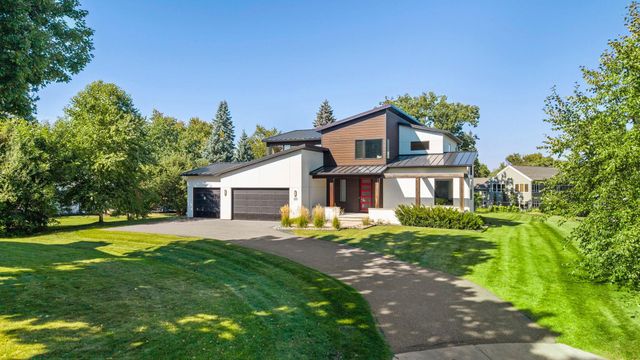 115 Brunswick Avenue N, Golden Valley, MN 55422