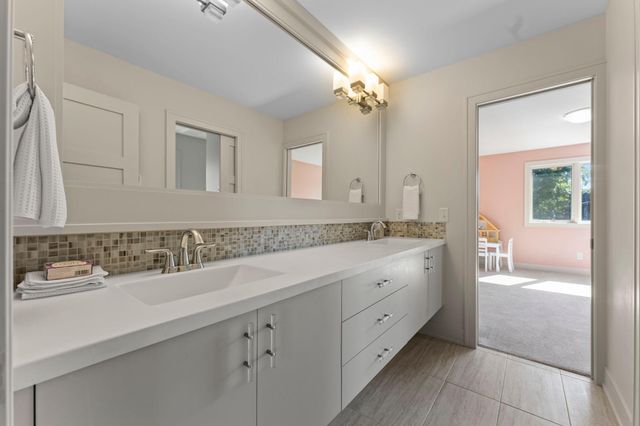 115 Brunswick Avenue N, Golden Valley, MN 55422