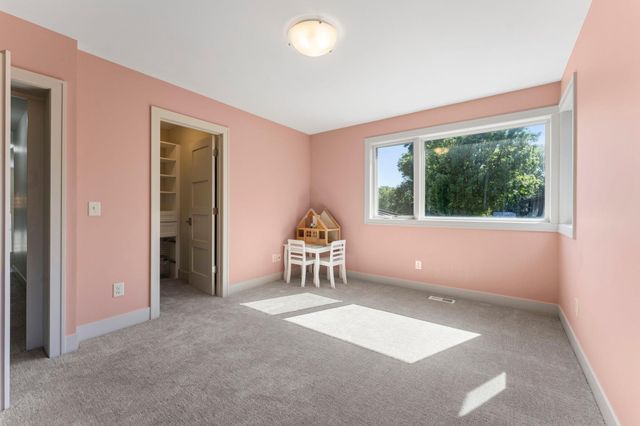 115 Brunswick Avenue N, Golden Valley, MN 55422