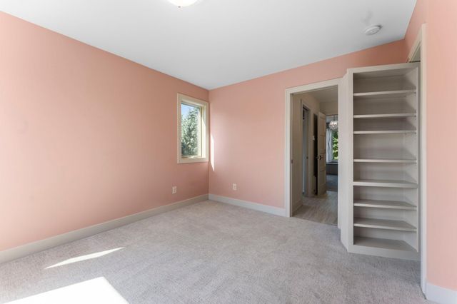 115 Brunswick Avenue N, Golden Valley, MN 55422
