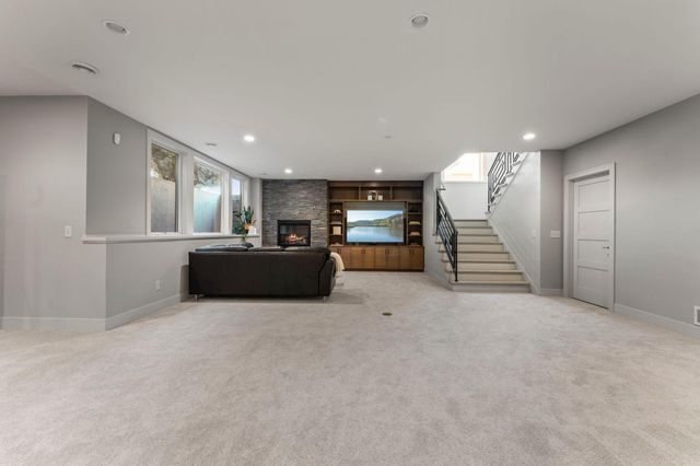 115 Brunswick Avenue N, Golden Valley, MN 55422