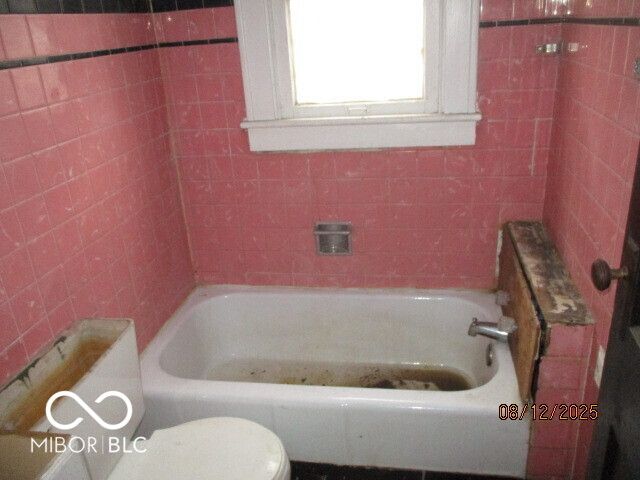 907 N Oxford Street, Indianapolis, IN 46201