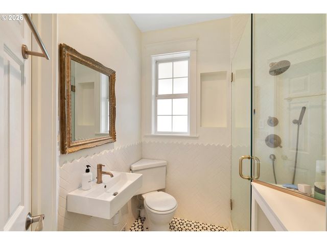2519 Nw 24TH Cir, Camas, WA 98607