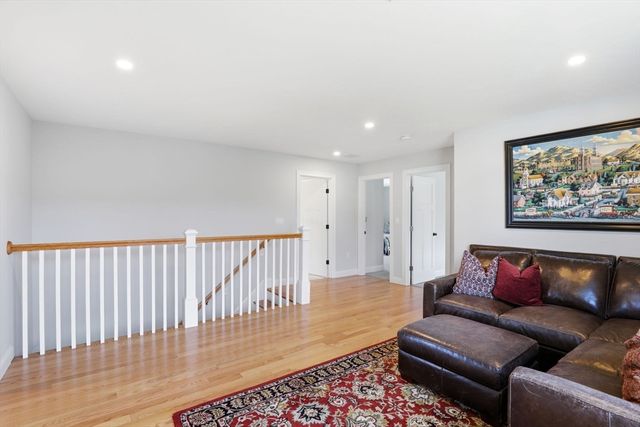 21 Cranberry Farm Rd, Plymouth, MA 02360