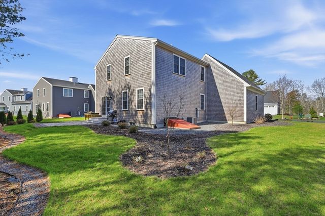 21 Cranberry Farm Rd, Plymouth, MA 02360