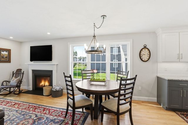 21 Cranberry Farm Rd, Plymouth, MA 02360