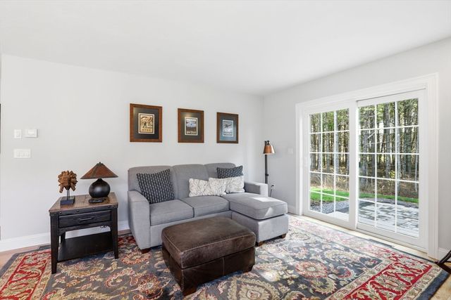 21 Cranberry Farm Rd, Plymouth, MA 02360
