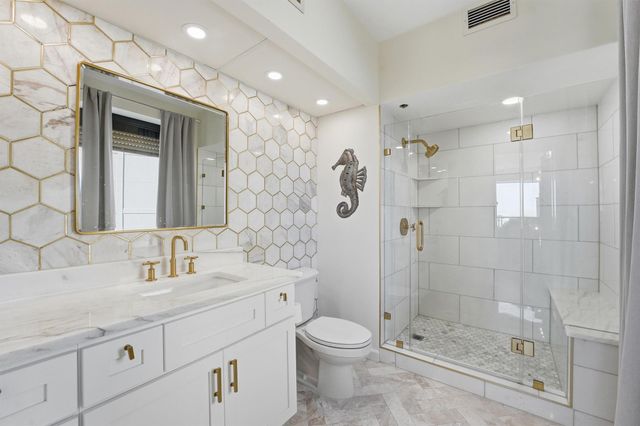 5220 Seawall Boulevard 338, Galveston, TX 77551