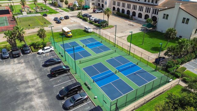 5220 Seawall Boulevard 338, Galveston, TX 77551