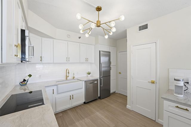 5220 Seawall Boulevard 338, Galveston, TX 77551