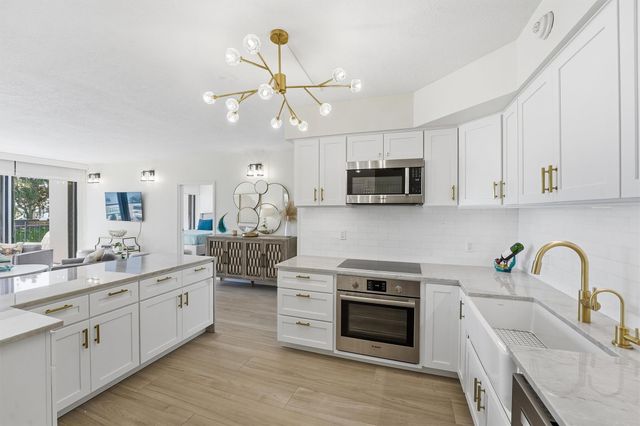 5220 Seawall Boulevard 338, Galveston, TX 77551