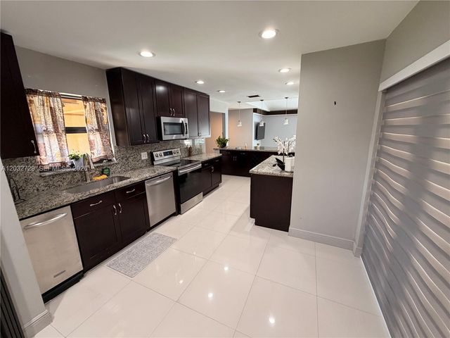 20451 NE 10th Pl 20451, Miami, FL 33179