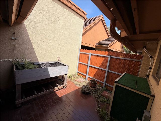 20451 NE 10th Pl 20451, Miami, FL 33179