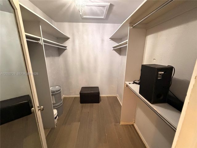 20451 NE 10th Pl 20451, Miami, FL 33179