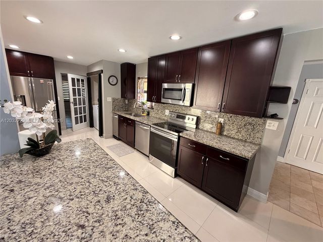20451 NE 10th Pl 20451, Miami, FL 33179