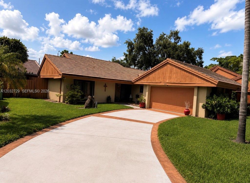 20451 NE 10th Pl 20451, Miami, FL 33179