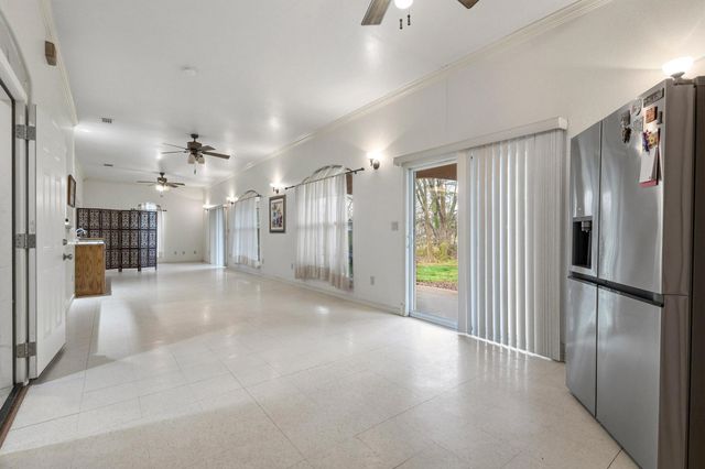 131 Pecan Place Lane, Pottsboro, TX 75076