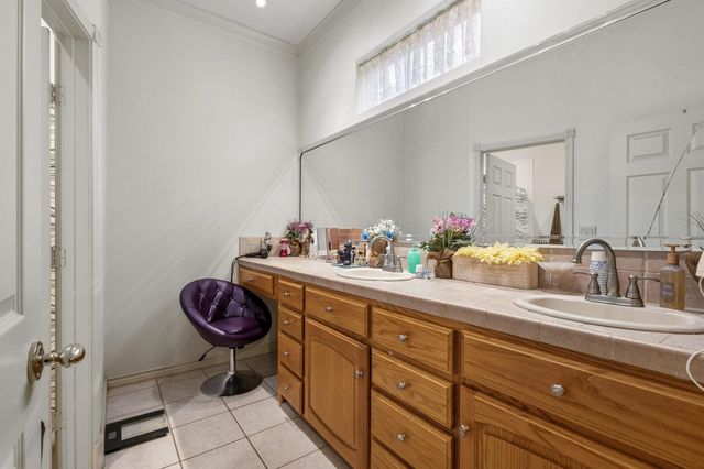 131 Pecan Place Lane, Pottsboro, TX 75076