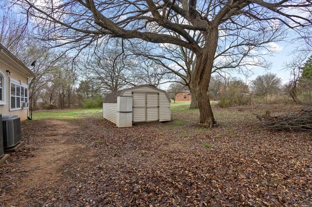 131 Pecan Place Lane, Pottsboro, TX 75076