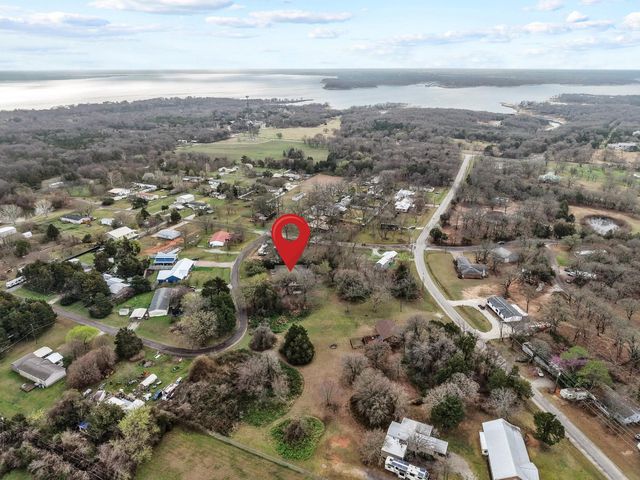 131 Pecan Place Lane, Pottsboro, TX 75076