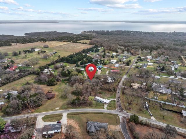 131 Pecan Place Lane, Pottsboro, TX 75076