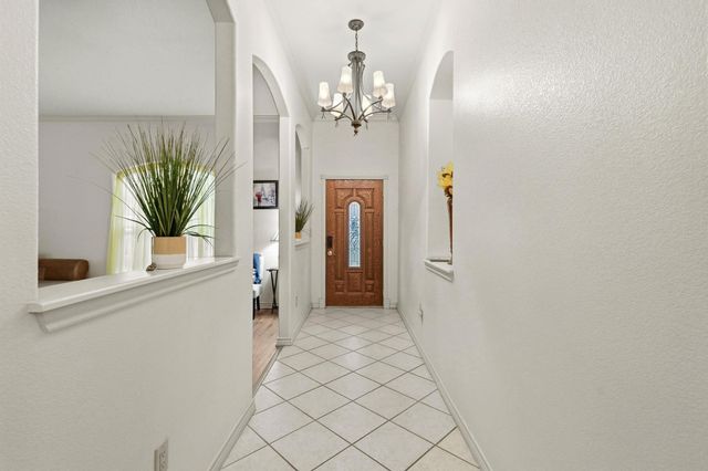 131 Pecan Place Lane, Pottsboro, TX 75076