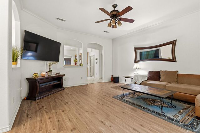 131 Pecan Place Lane, Pottsboro, TX 75076