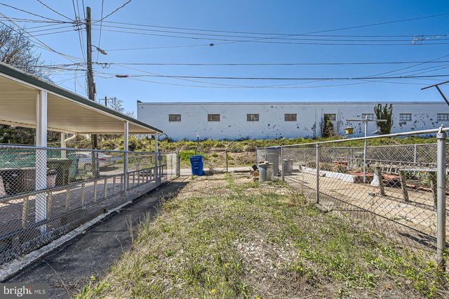 1030 N LUZERNE AVE, Baltimore, MD 21205