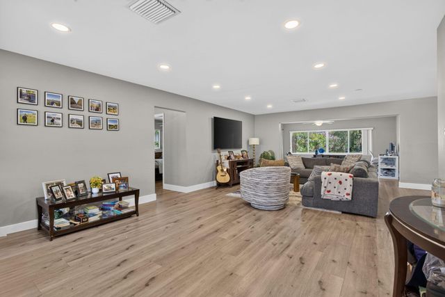 2520 SE 5TH Street, Pompano Beach, FL 33062