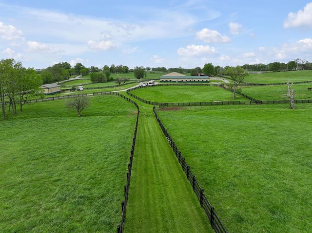 3200 Fishers Mill Road, Midway, KY 40347