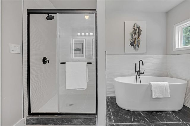 656 S Elizabeth NW Place, Atlanta, GA 30318