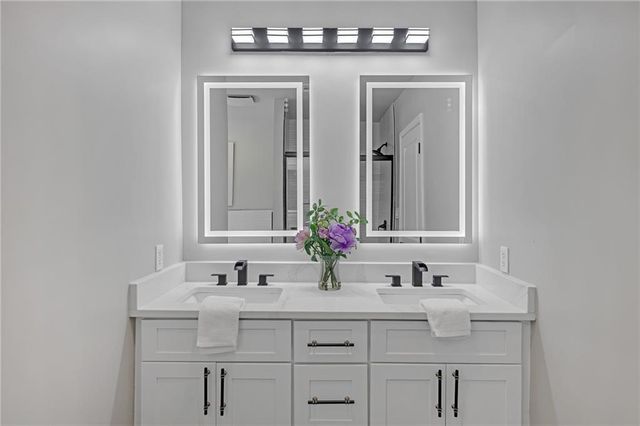 656 S Elizabeth NW Place, Atlanta, GA 30318