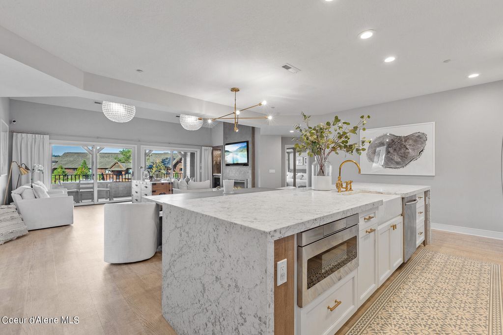 4732 S ARROW POINT DR, #304, Harrison, ID 83833