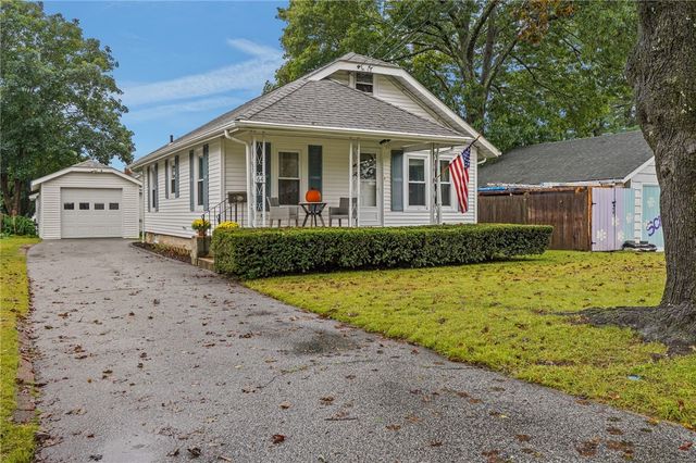 64 Crest Avenue, Warwick, RI 02886