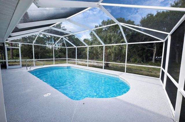 5513 Palmetto Dr, Fort Pierce, FL 34982