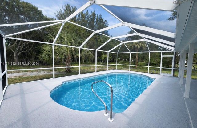 5513 Palmetto Dr, Fort Pierce, FL 34982