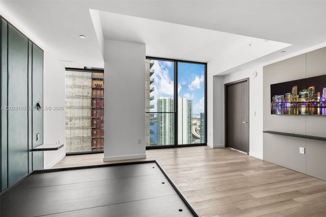 20 NE 11th St 5102, Miami, FL 33132