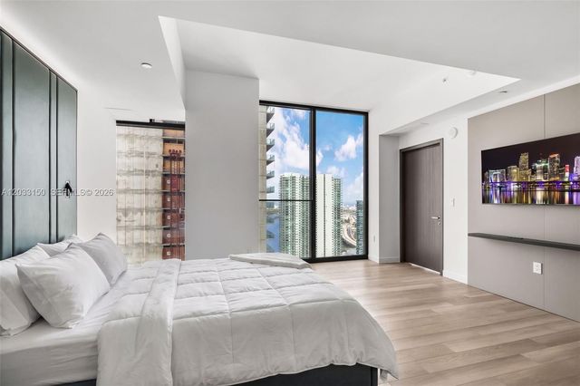 20 NE 11th St 5102, Miami, FL 33132