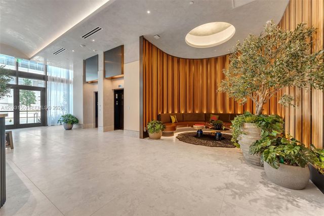 20 NE 11th St 5102, Miami, FL 33132