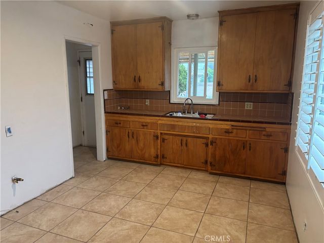 9411 Del Mar Avenue, Montclair, CA 91763