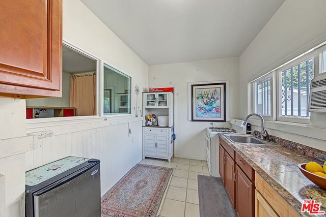 163 S Hobart Boulevard, Los Angeles, CA 90004