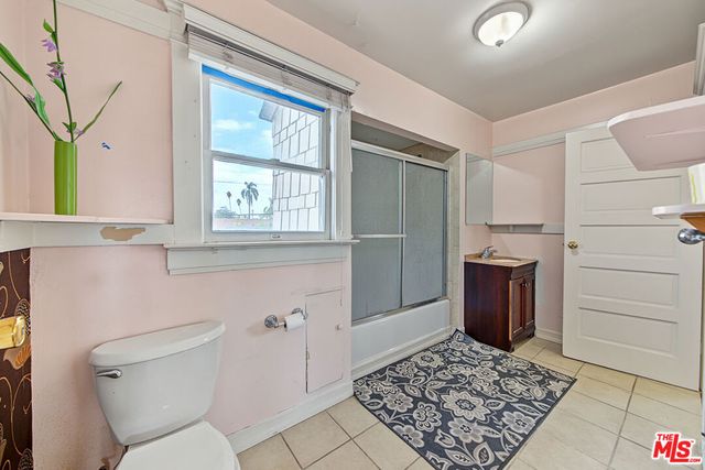 163 S Hobart Boulevard, Los Angeles, CA 90004