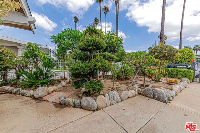 163 S Hobart Boulevard, Los Angeles, CA 90004