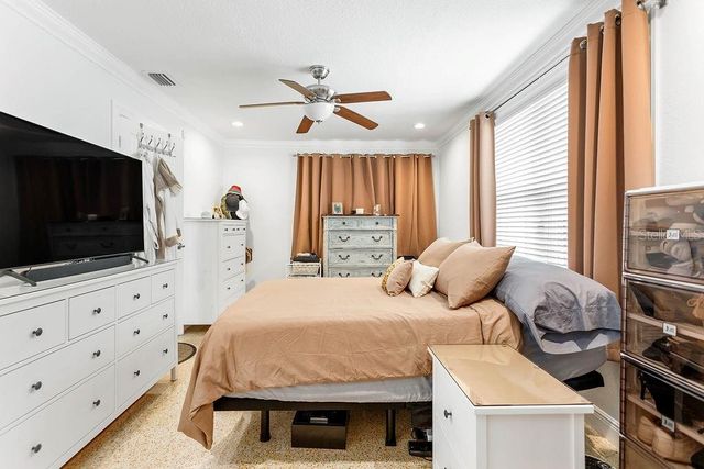 2909 W DEWEY STREET, Tampa, FL 33607