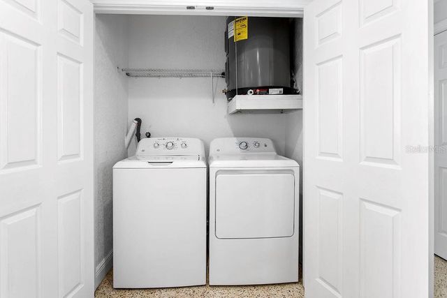 2909 W DEWEY STREET, Tampa, FL 33607