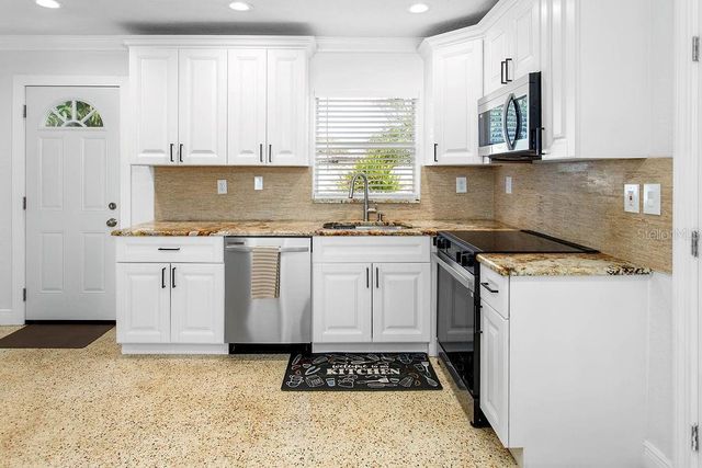 2909 W DEWEY STREET, Tampa, FL 33607