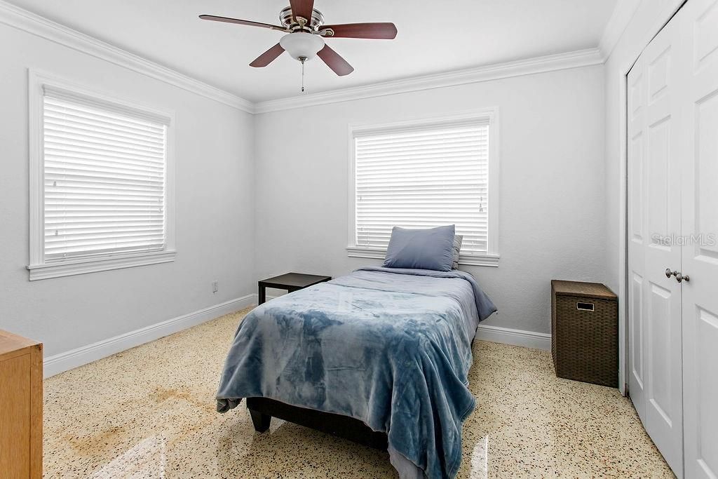 Image 15 of property listing at 2909 W DEWEY STREET, Tampa, FL 33607