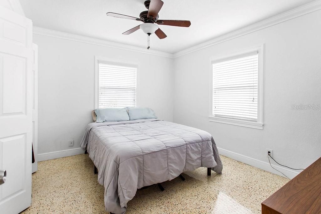 Image 17 of property listing at 2909 W DEWEY STREET, Tampa, FL 33607