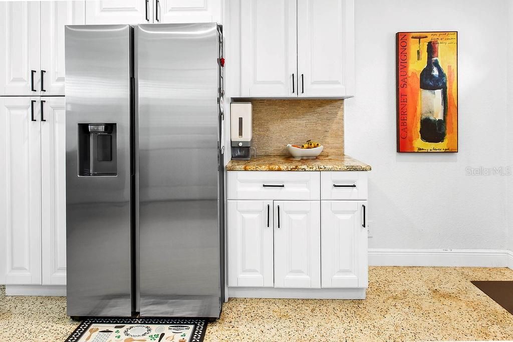 Image 10 of property listing at 2909 W DEWEY STREET, Tampa, FL 33607